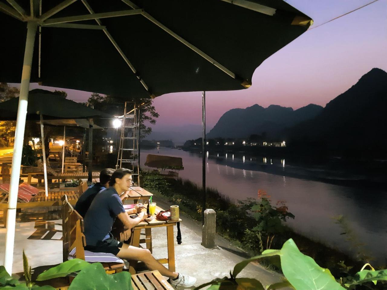 Diep Le Homestay Phong Nha Exteriör bild